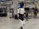 테슬라, 성큼성큼 걷는 휴머노이드 로봇 ‘옵티머스’ 보행 영상 공유